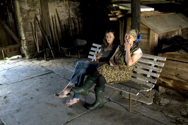 femmes sur un banc, Novakova